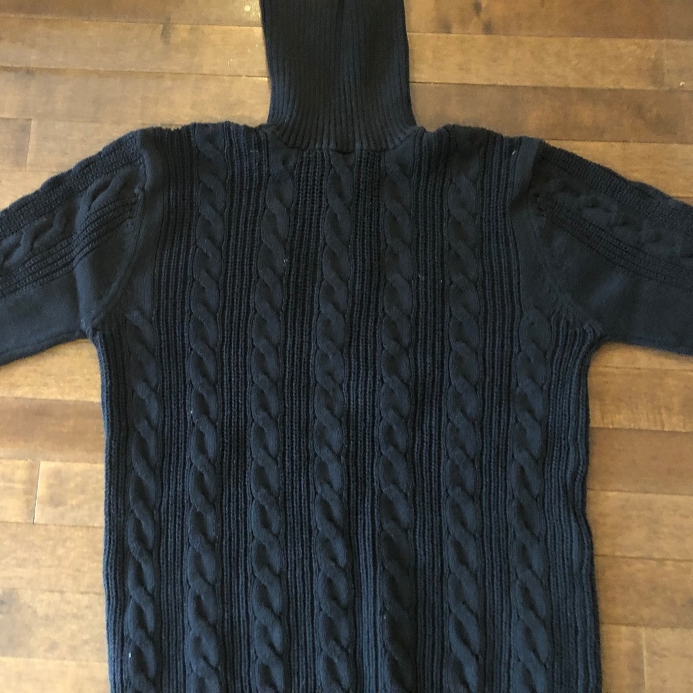 Turtle Neck Cable knit Long Sleeve Sweater